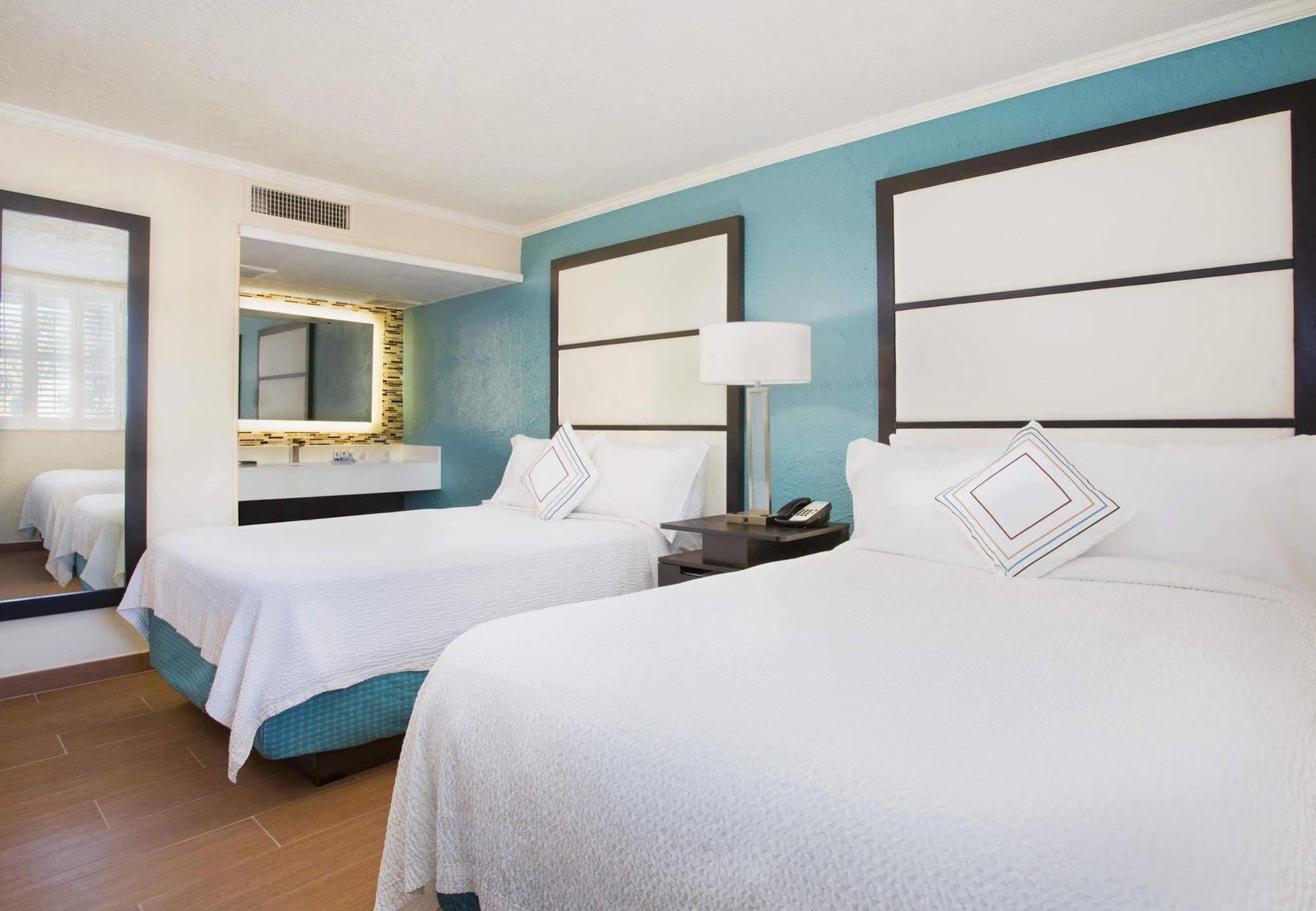 Fairfield Inn & Suites By Marriott Key West Exteriör bild